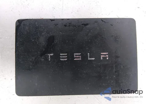 2023 Tesla Model X Dual Motor All-Wheel Drive/Standard Range z USA, uszkodzony, nr VIN 7SAXCBE51PF417552